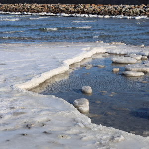 schnee und eis an der Ostsee
